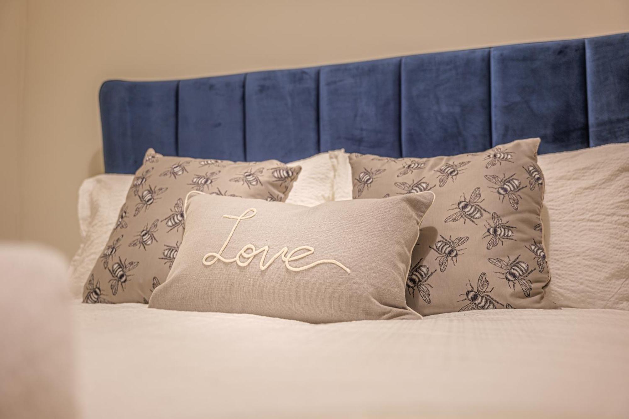 West Residence Bromley Bagian luar foto