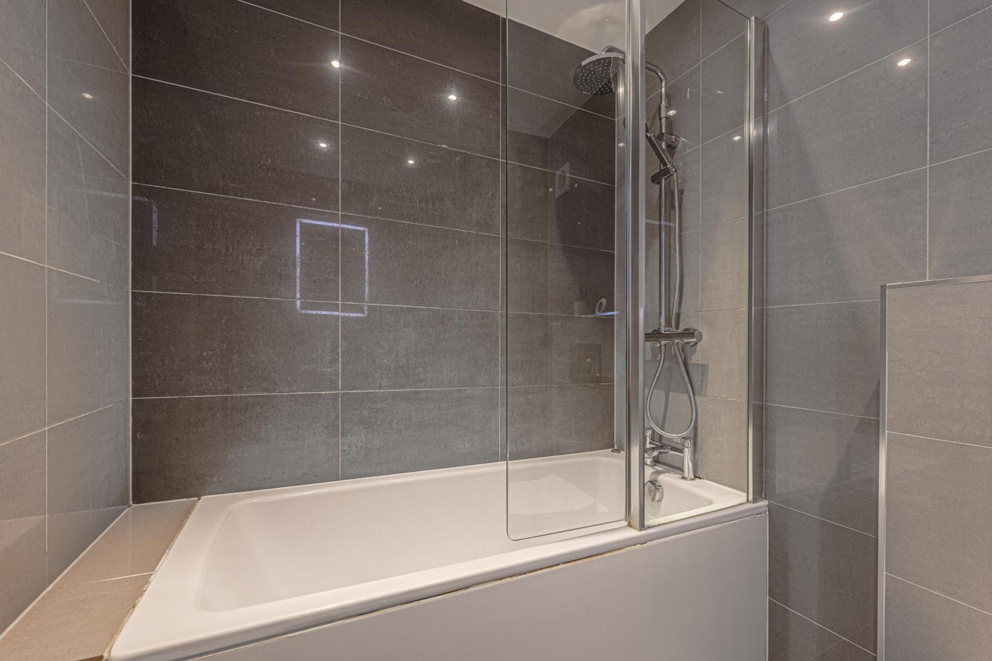 West Residence Bromley Bagian luar foto