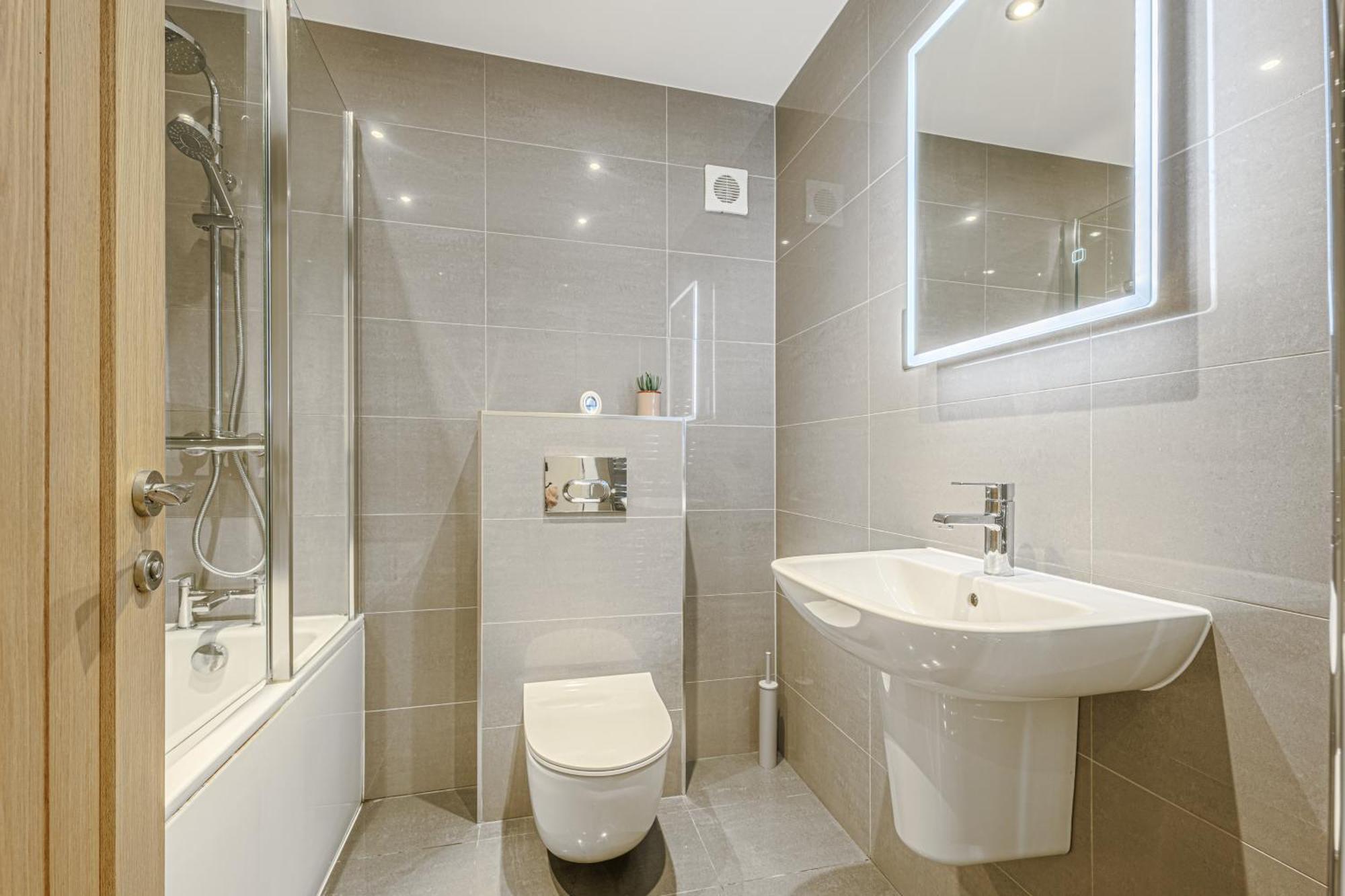 West Residence Bromley Bagian luar foto